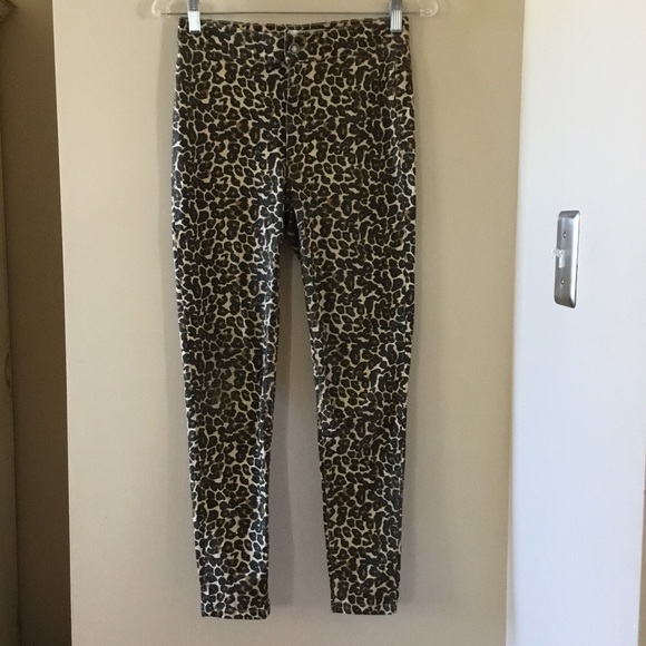 Free People We The Free High Rise Leopard Print Skinny Jeans - Picture 4 of 13